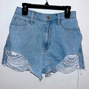 Hollister High-Wasted Mom Jean Shorts 3”